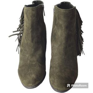 Vince Camuto Fringe Angle Bootie Olive Size 9 WIDE